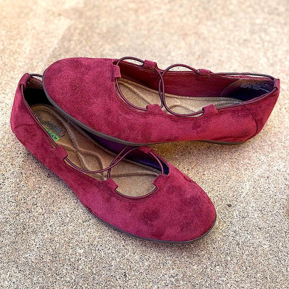 BareTraps |Jackeline| Memory Foam Burgundy Loafers - Picture 1 of 11